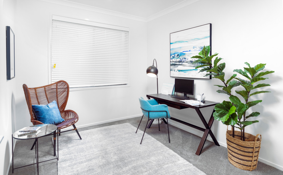This is an example of a contemporary home office in Brisbane.