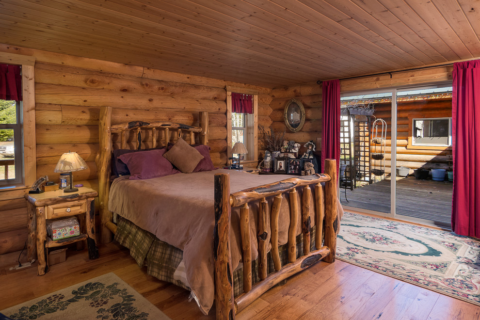 This is an example of a country bedroom in Seattle.
