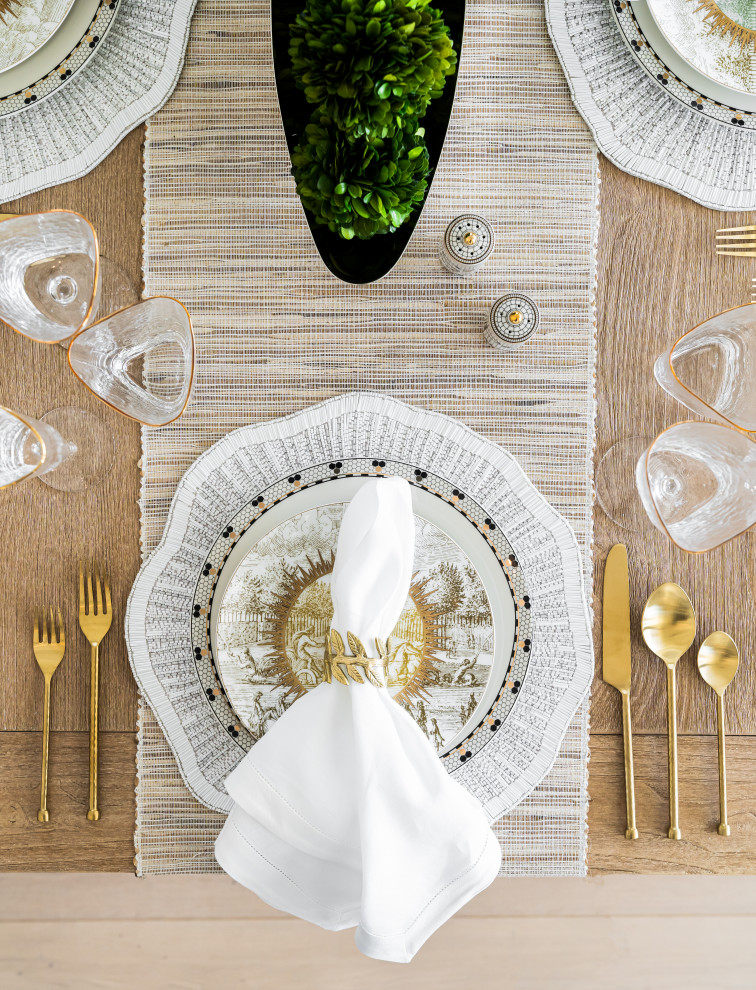 Inspiration for a transitional home design remodel in Miami