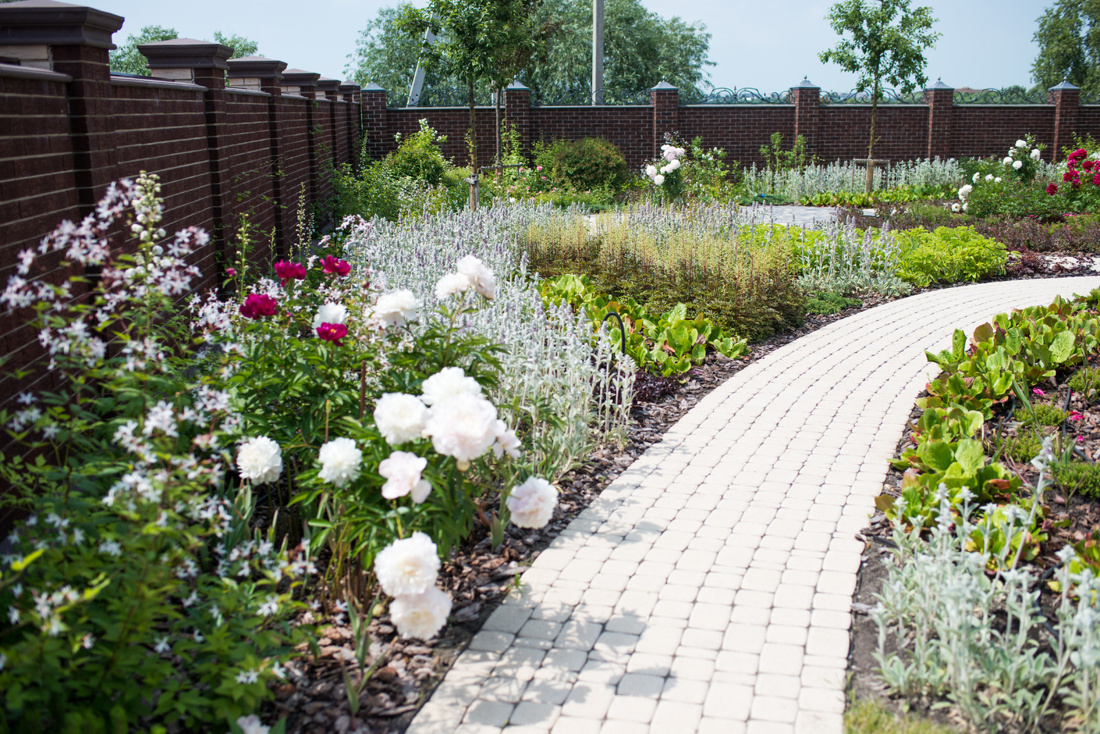 Сад "Витражи". Серебряная медаль конкурса "Ландшафтная осень-2016"