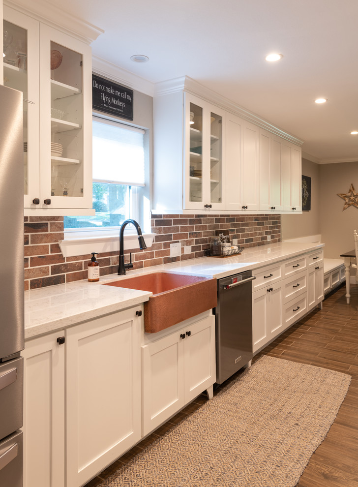 Inspiration for a transitional kitchen remodel in Houston
