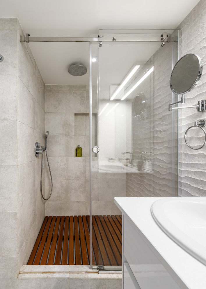 Белая мансардная квартира в историческом центре Петербурга