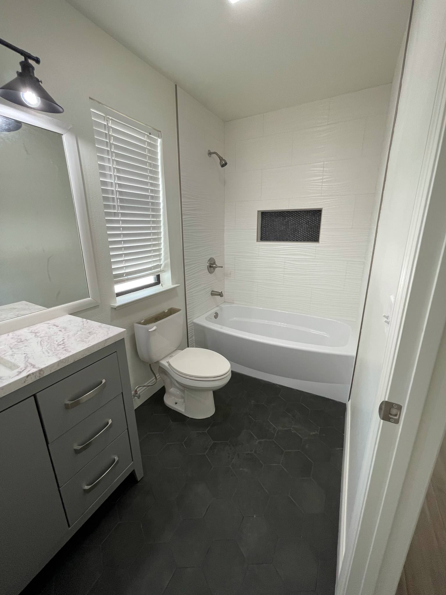 Condor Lane Remodel (Hall Bath After)