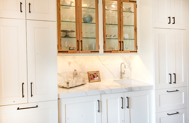 Edwards CO White Painted with French Oak Kitchen Remodel - Landhausstil