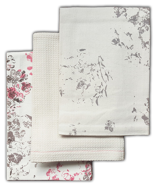 Features of printed tenugui Chusen is a traditional method of dyeing using stencil paper. Since the dye infiltrates the cloth, the patterns appear on both sides. When the tenugui is used for .