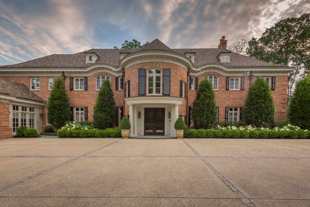 This is an example of an expansive traditional home design in DC Metro.