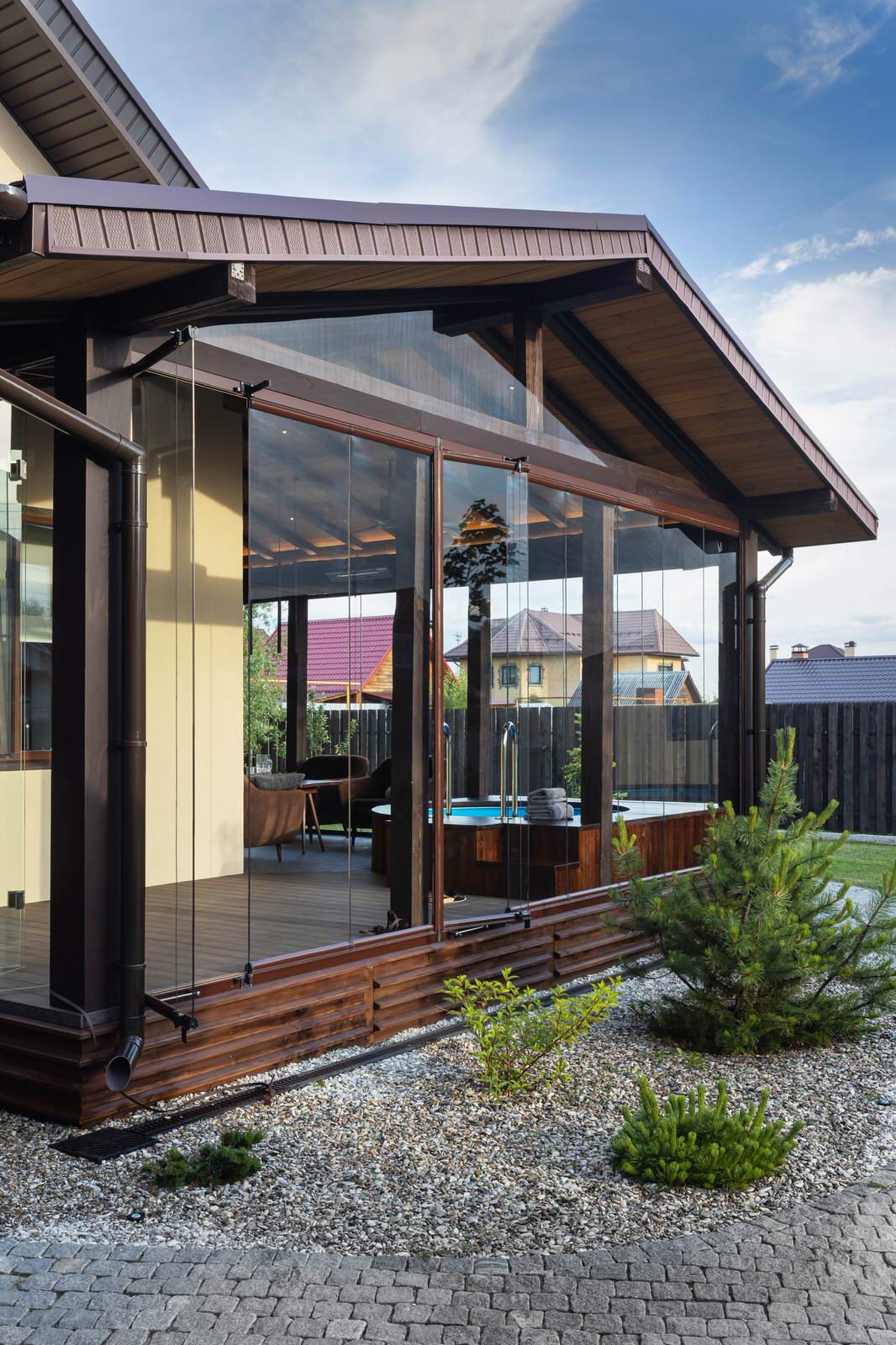 Остекленная терраса ЕЩЕ НЕМНОГО ЛЕТА