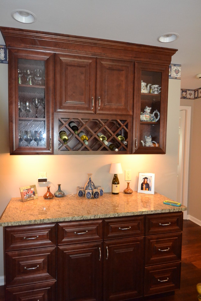 Kitchen - kitchen idea in St Louis