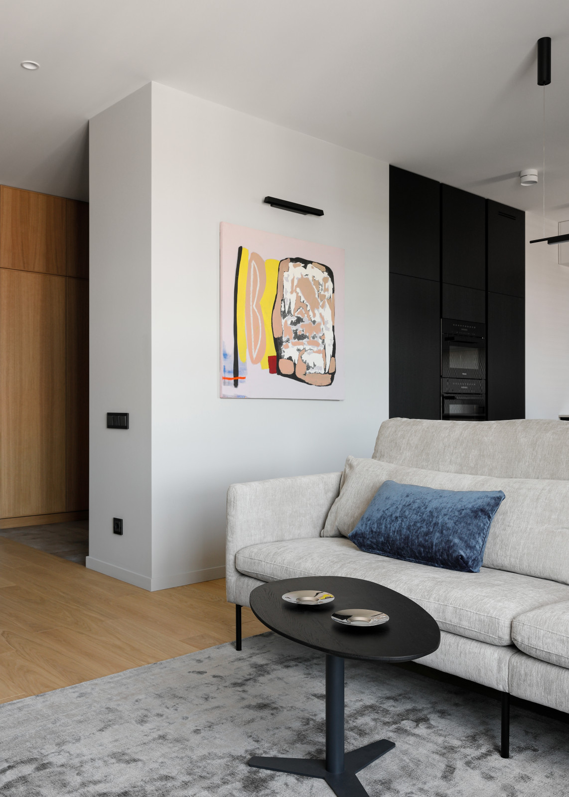 Light midecentury apartment / Квартира с легким флером midcentury