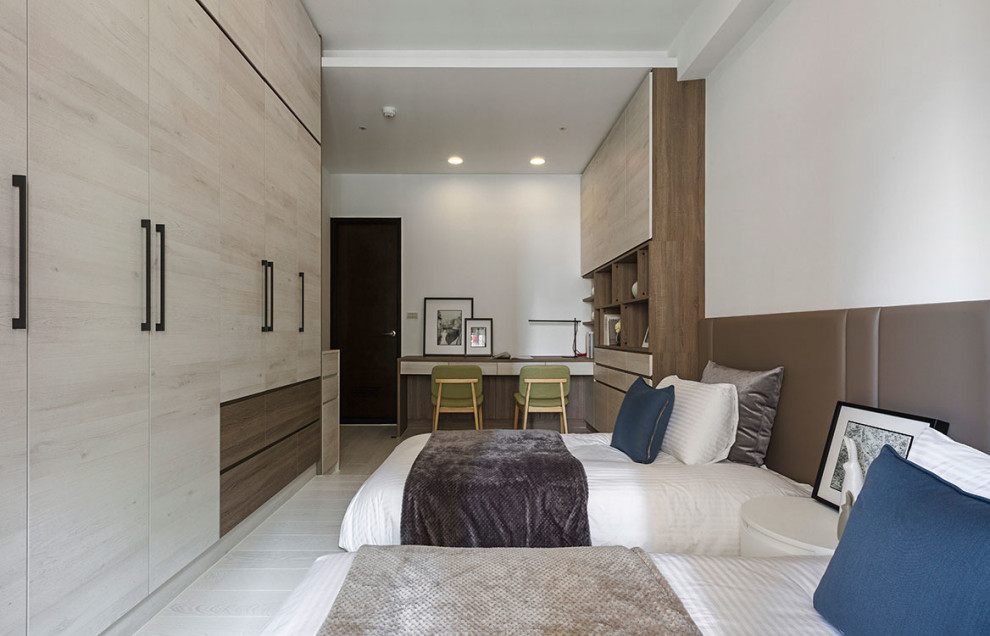 Лаконичный интерьер квартиры с кабинетом и детской комнатой от L DESIGN