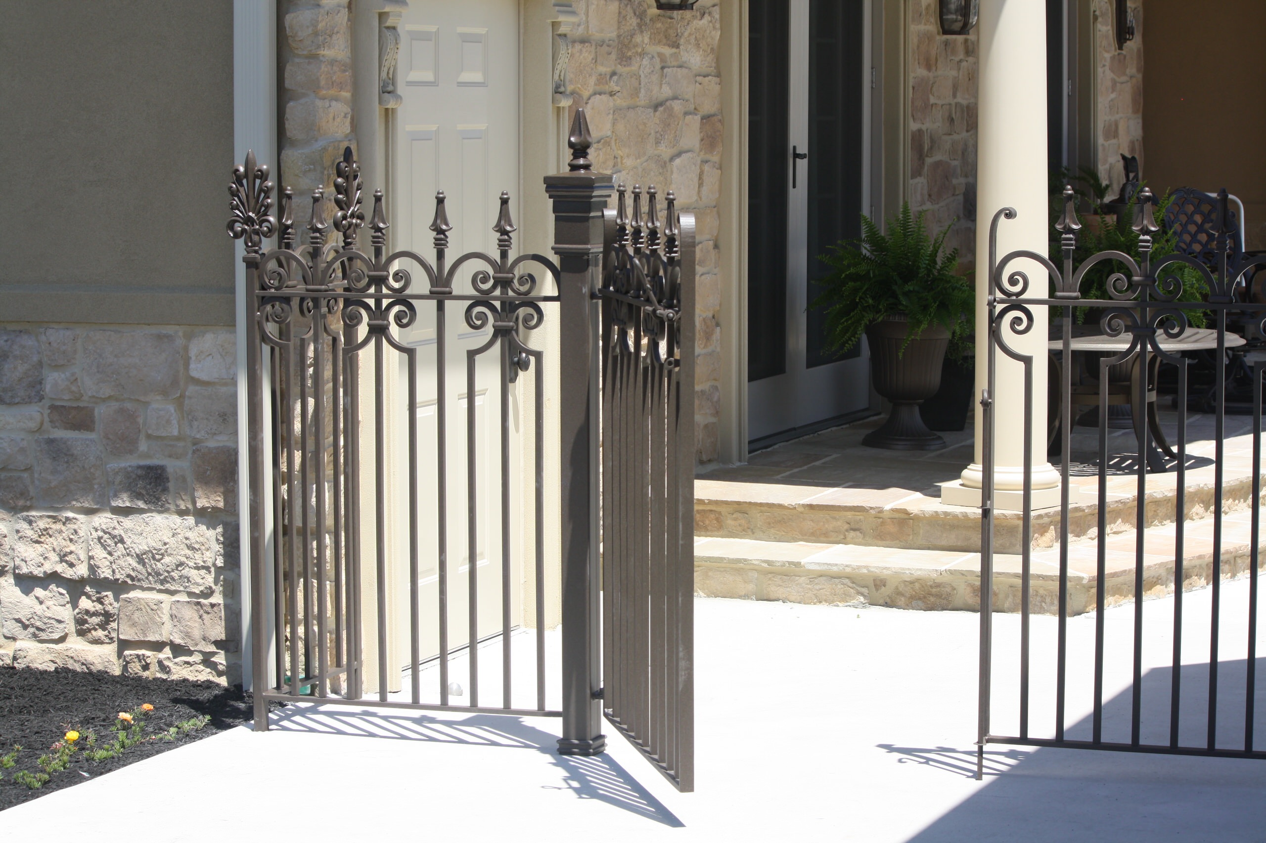 Wrought Iron Fence - Photos \u0026 Ideas | Houzz, image size:2560x1706