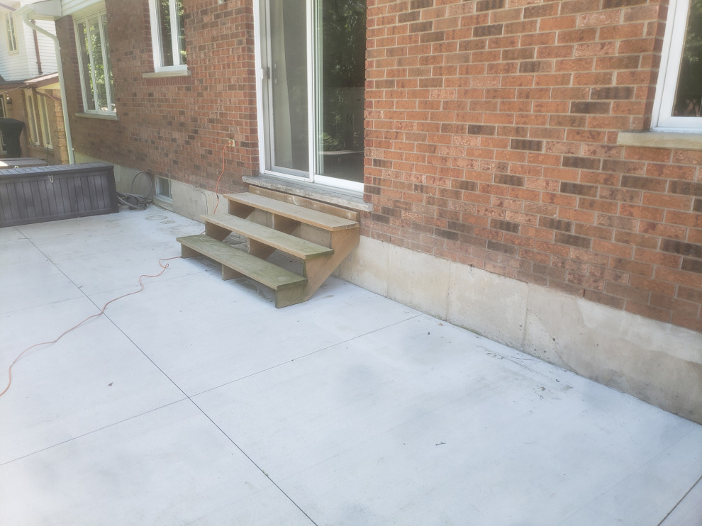 Small Deck Install (Kitchener)