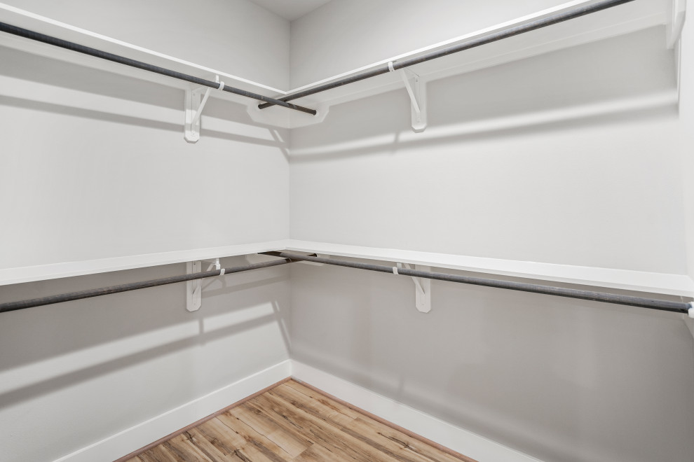 Transitional home design photo in Houston