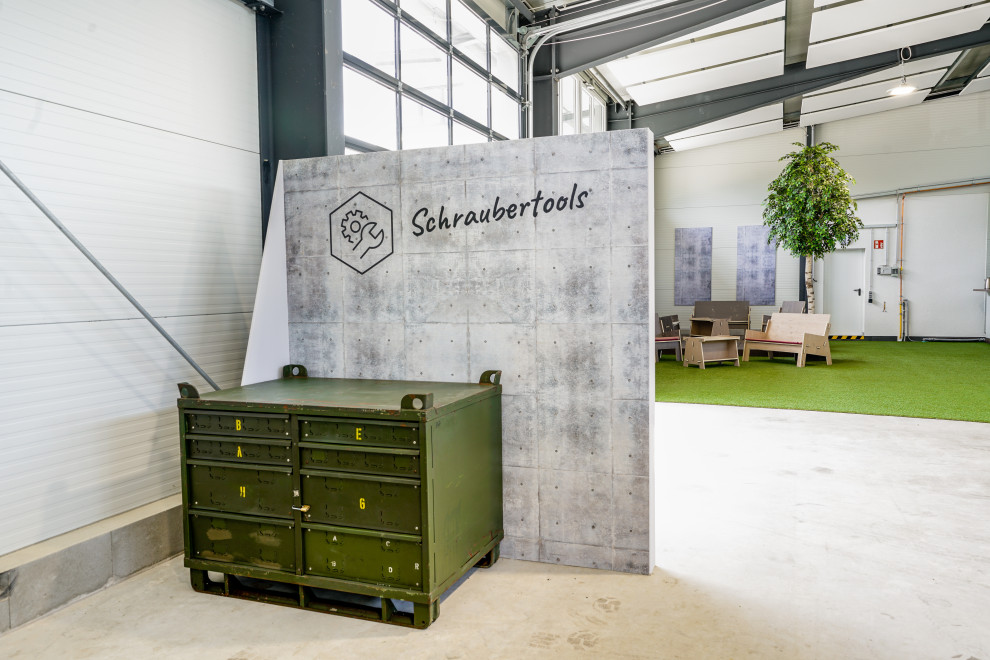 Freistehende, Große Industrial Garage als Arbeitsplatz, Studio oder Werkraum in Hannover