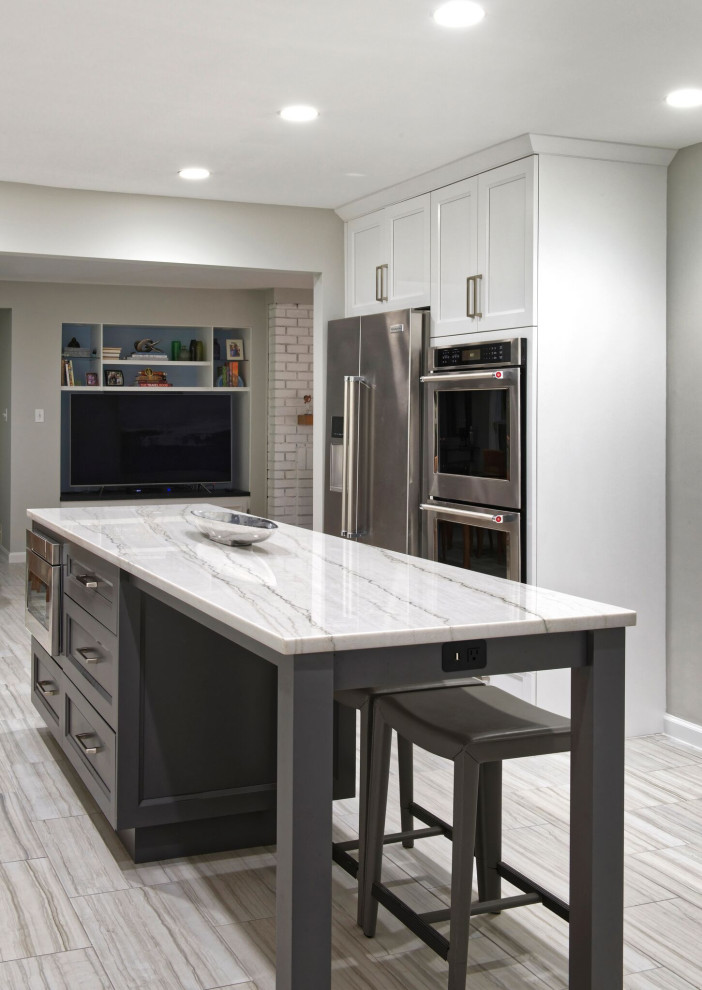 Example of a transitional kitchen design in DC Metro