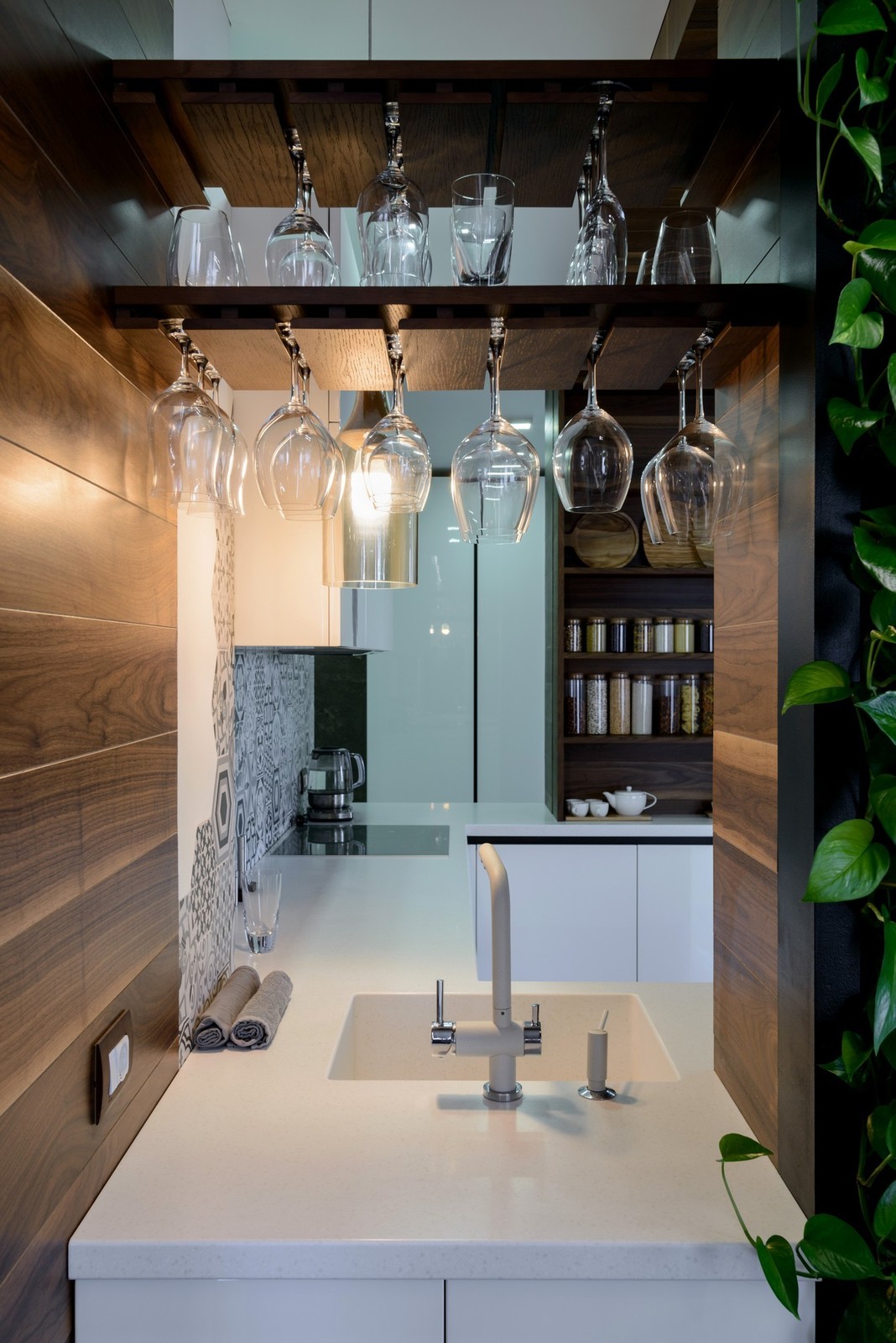 Просторная квартира с деревянными колоннами