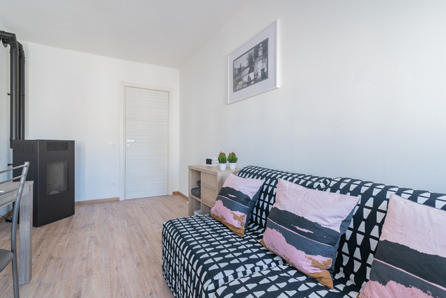 P/CC32-2018 rustic-living-room