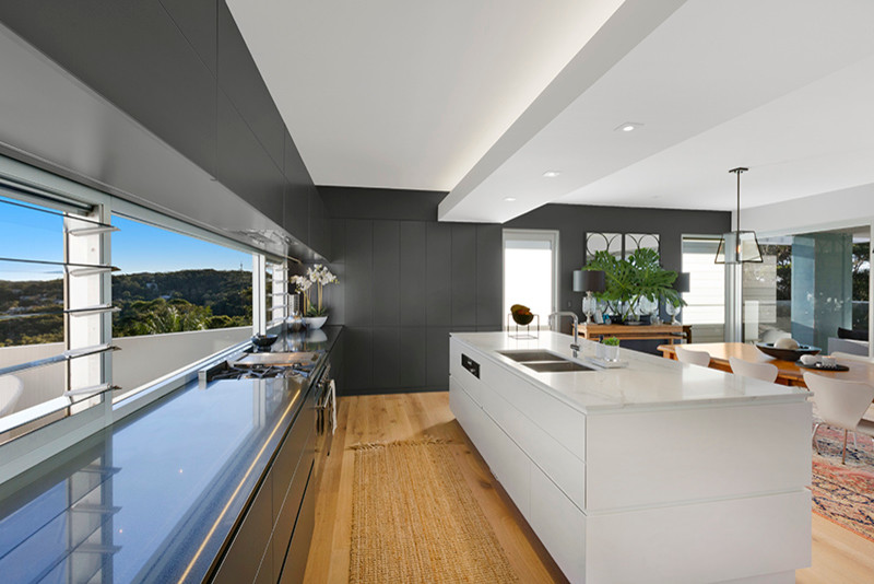 Inspiration for a contemporary kitchen in Central Coast.