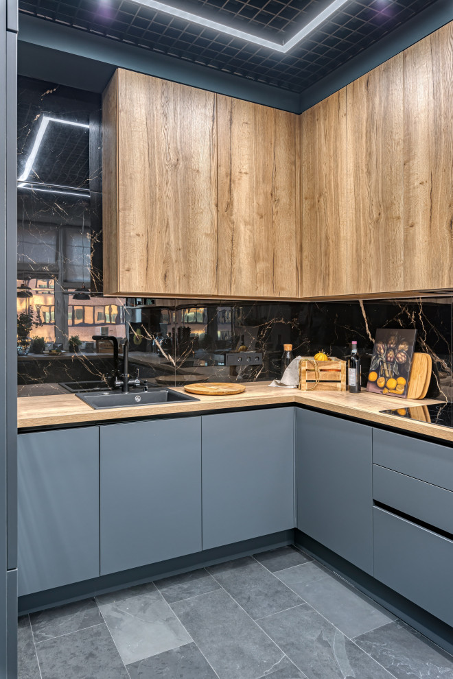 Трехкомнатная квартира в центре Москвы