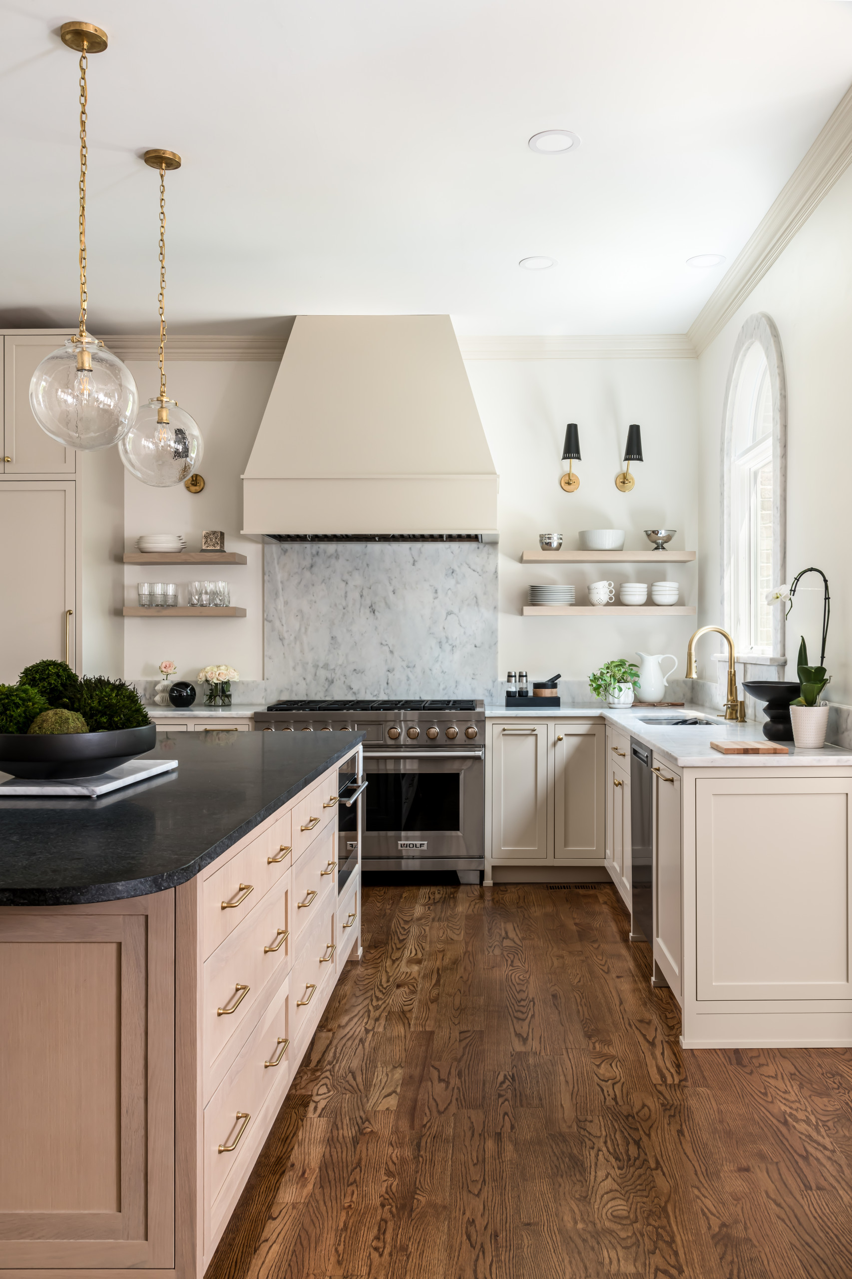 DULUTH -  Warm and Modern Kitchen