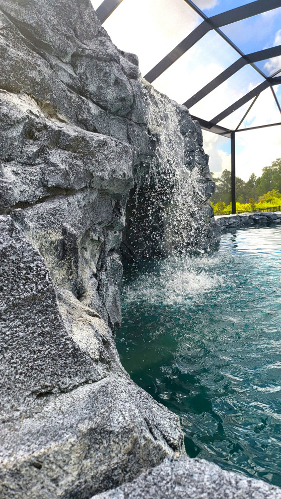 Winter Garden pool with Grotto and Bar
