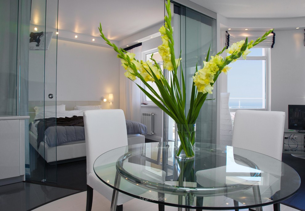 Где-то на море