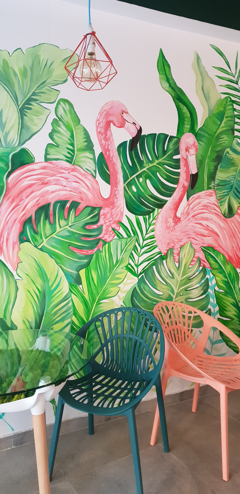 Роспись в кафе здорового питания Фламинго