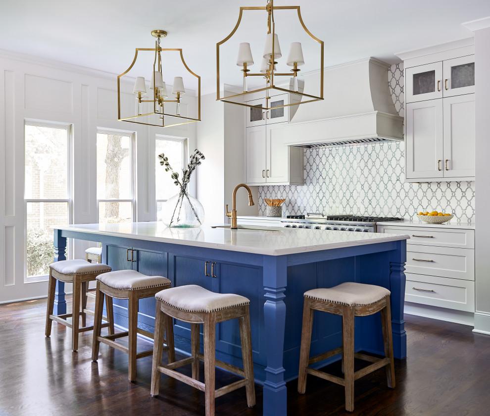 Example of a transitional kitchen design in Charlotte