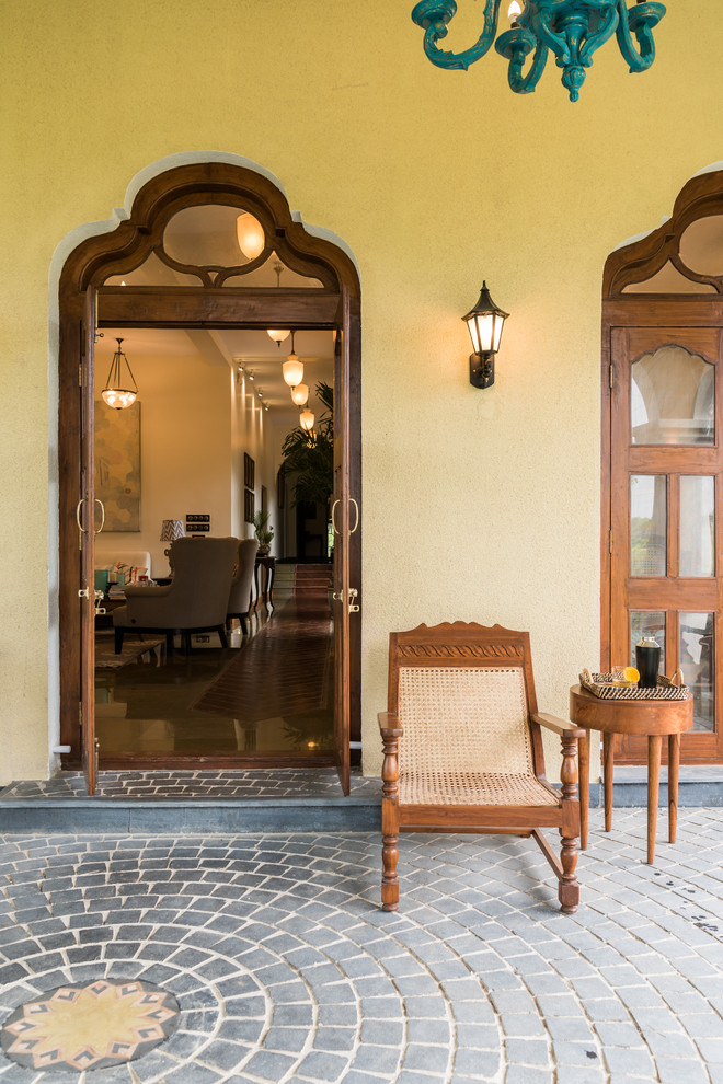 Mediterranean patio in Mumbai.