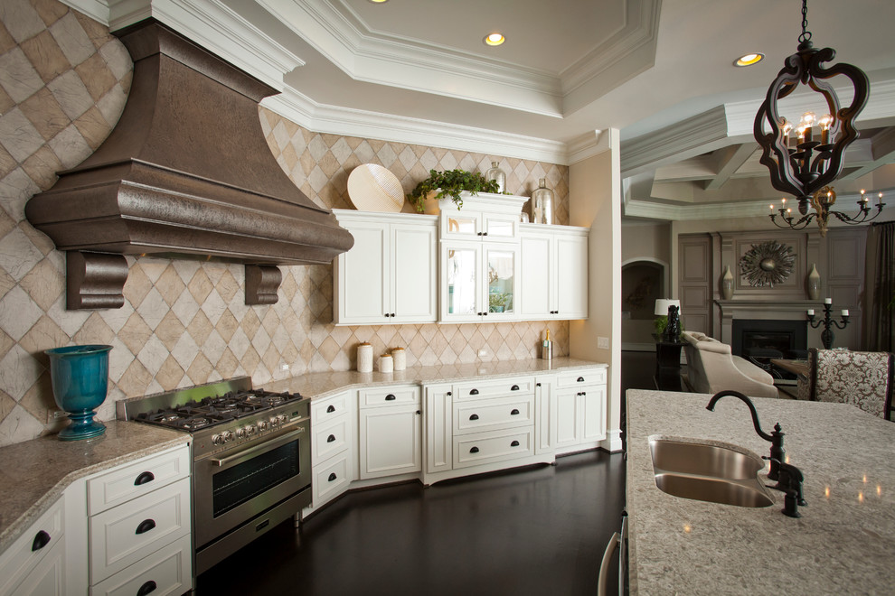 Transitional kitchen photo in Cincinnati