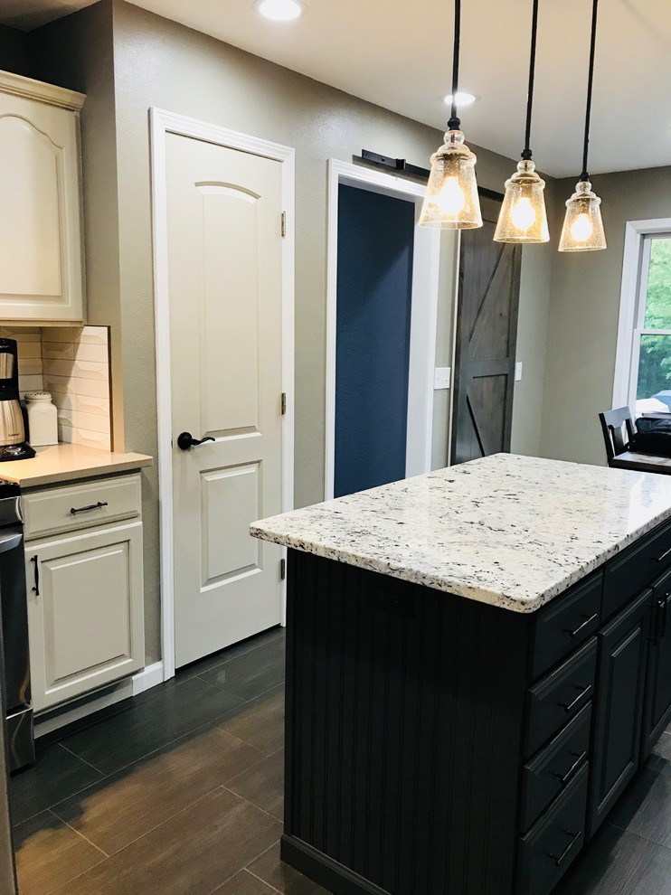 Kitchen - transitional kitchen idea