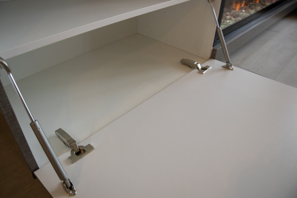 Тумба под ТВ со встроенным камином