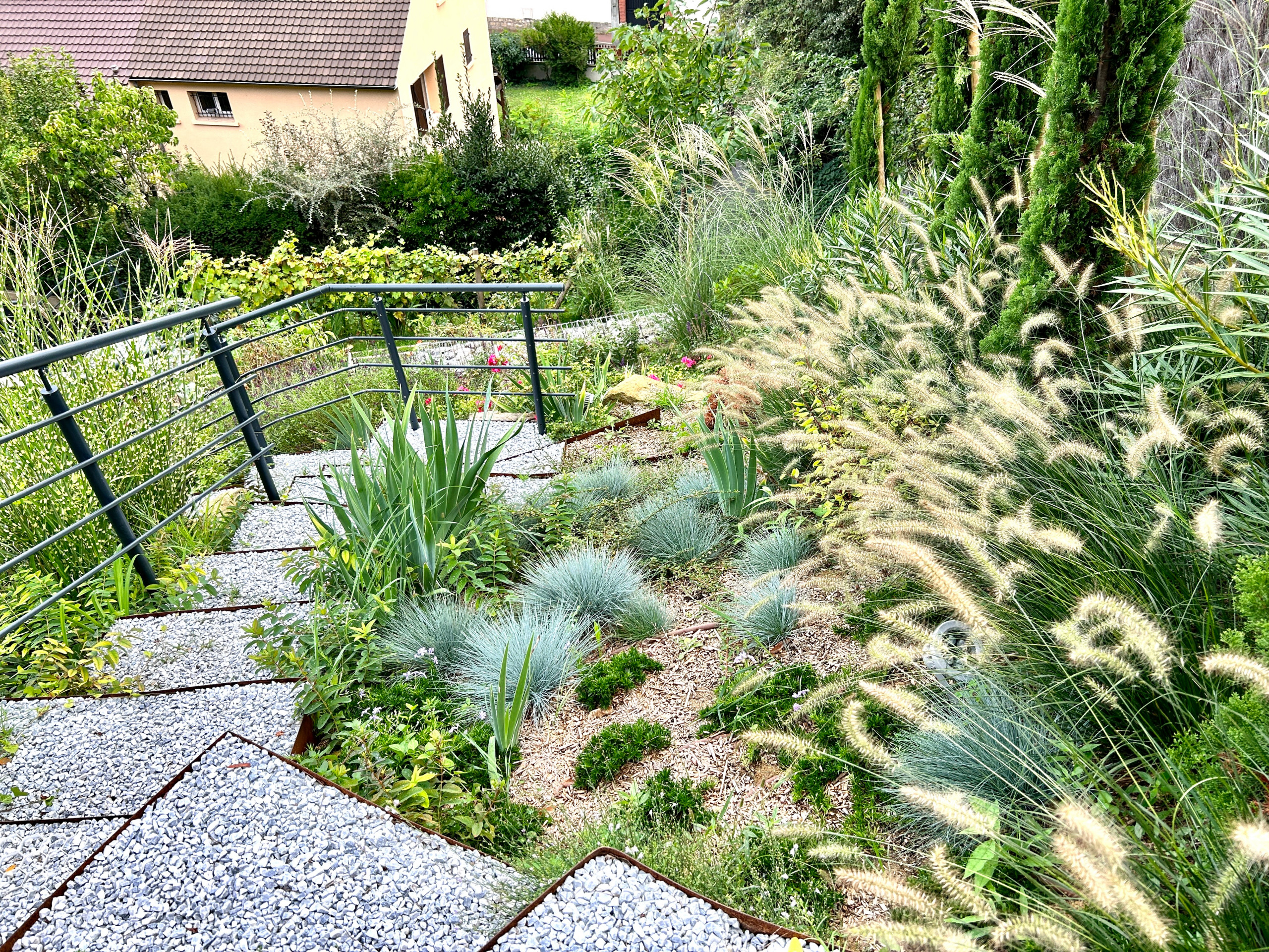 Jardin sur les falaises rocheuses