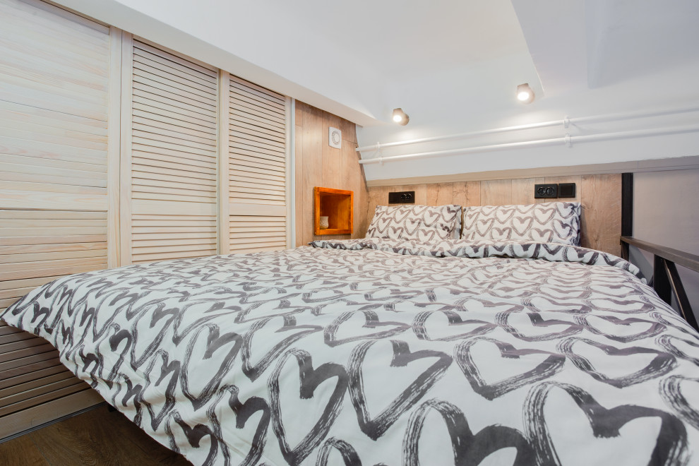 Маленькия двухуровневая студия