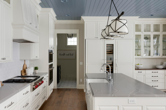Transitional New Home Construction klassisch-kueche
