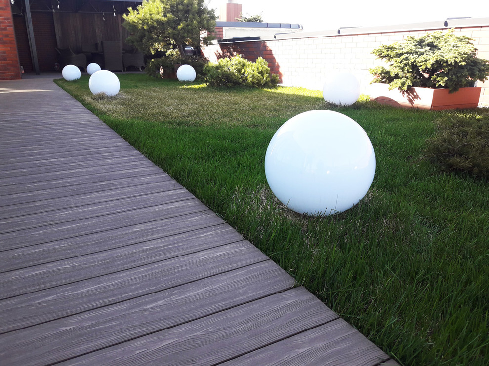 Уличное освещение на террасе.