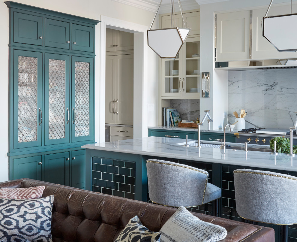Home design - transitional home design idea in Chicago