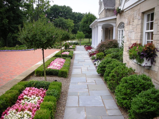Front Entrance Traditional Landscape Cleveland By Enviroscapes