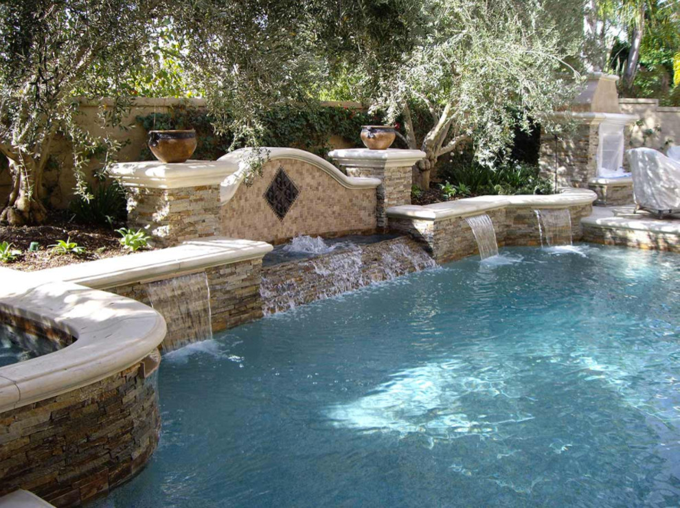Transitional pool photo in Orange County