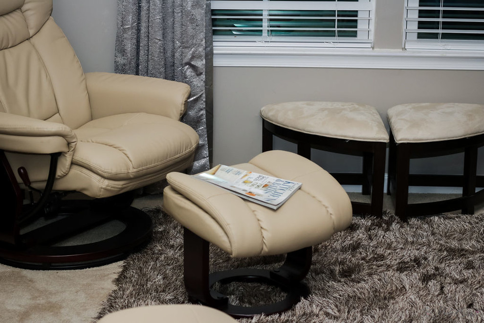 Transitional home design photo in Charlotte