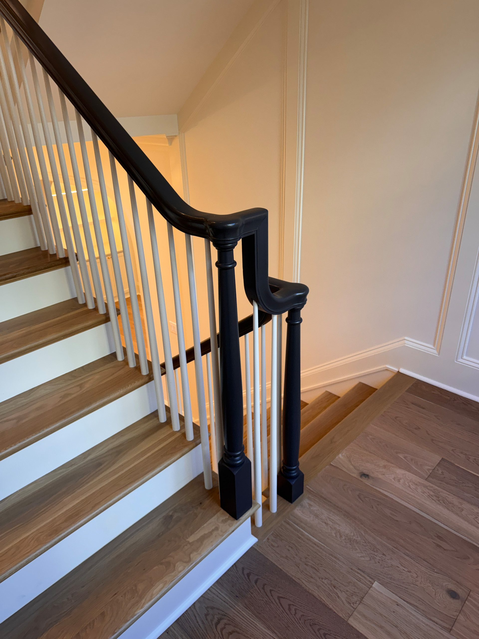 Project #160 | Traditional Box Stair with Gooseneck Handrail