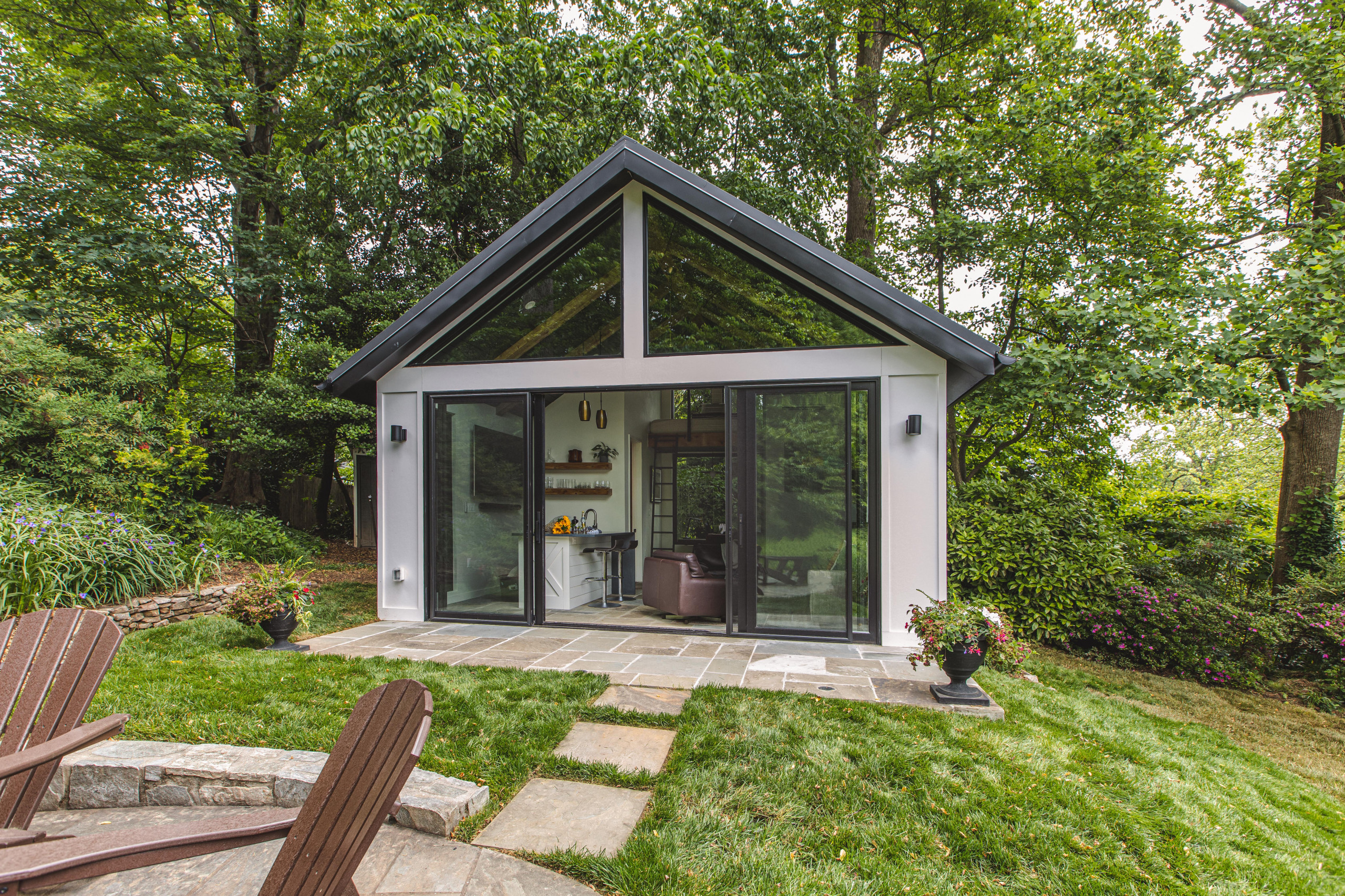 4 Versatile Backyard Cottages Offer Space-Maximizing Ideas, image size:2560x1706