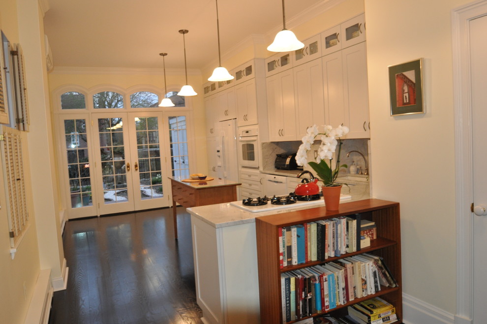 Transitional kitchen photo in Baltimore