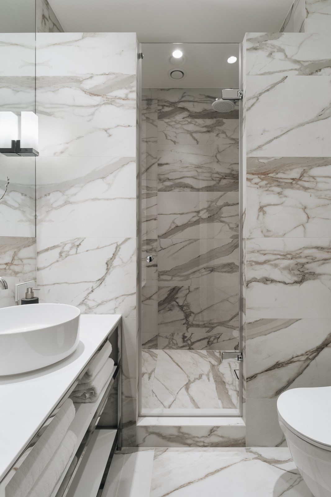 Двухкомнатная квартира в центре Петербурга