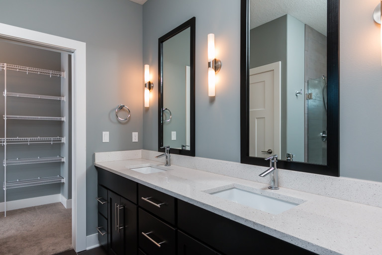 Home design - transitional home design idea