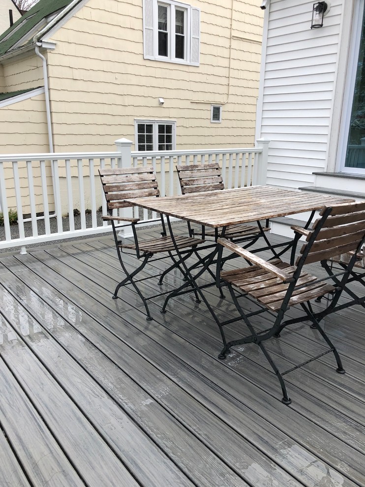 Transitional deck photo in New York