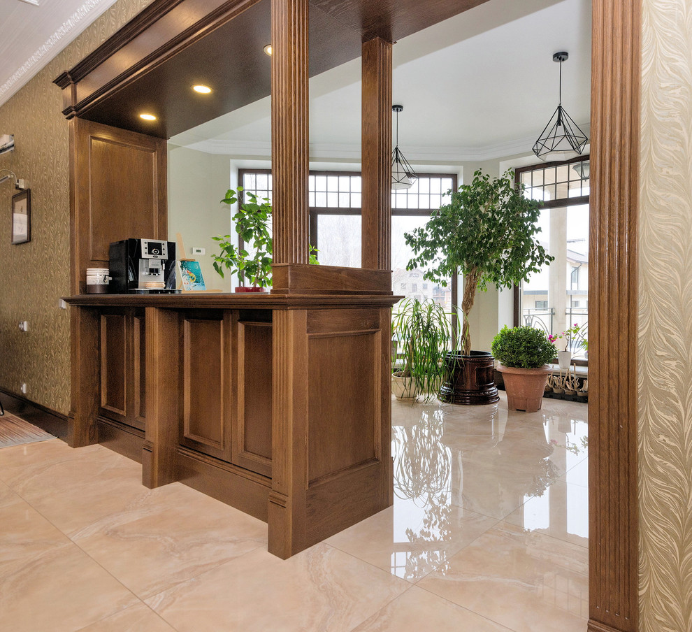 Мебель предметы интерьера в загородном доме.