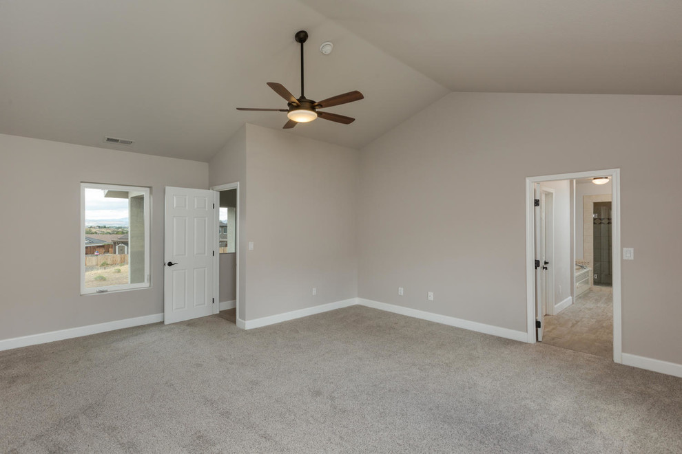 Home design - transitional home design idea