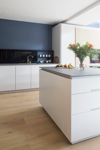 Contemporary Kitchen in Long Ditton contemporary-kitchen