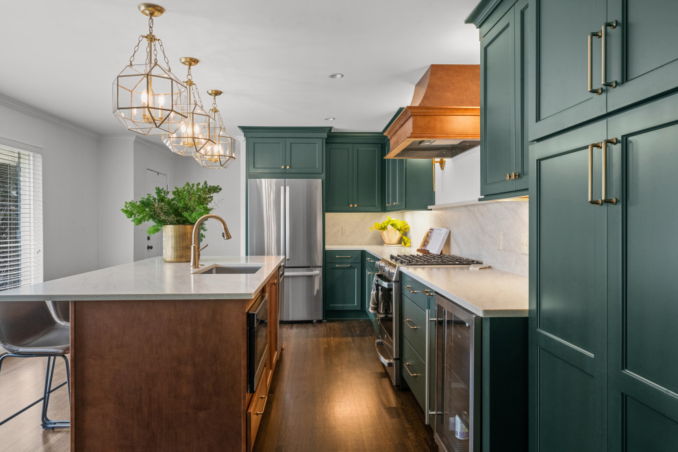 Transitional kitchen photo in Birmingham